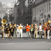Banda Comunale: Gefährlich fremde Blasmusik aus Dresden