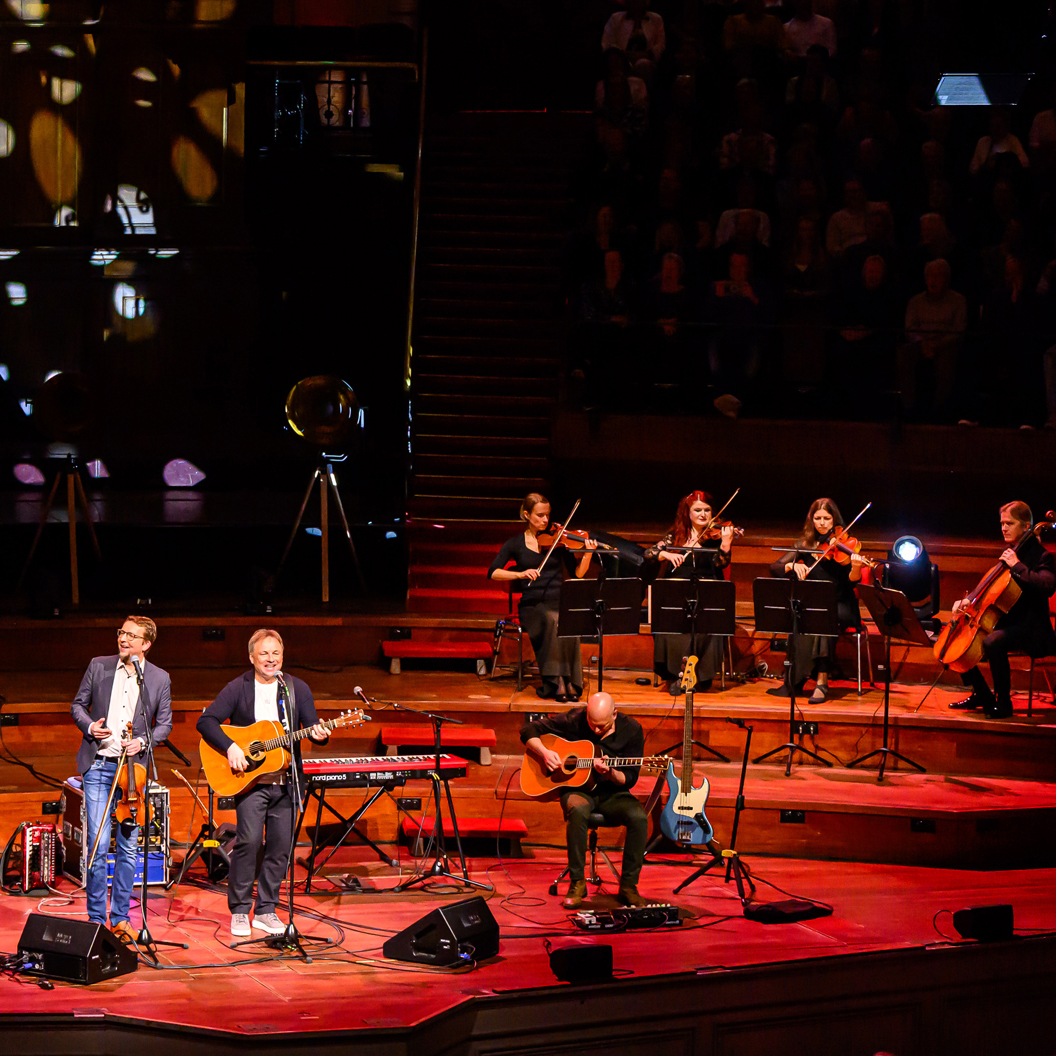 Simon & Garfunkel Revival Band + String Quartet